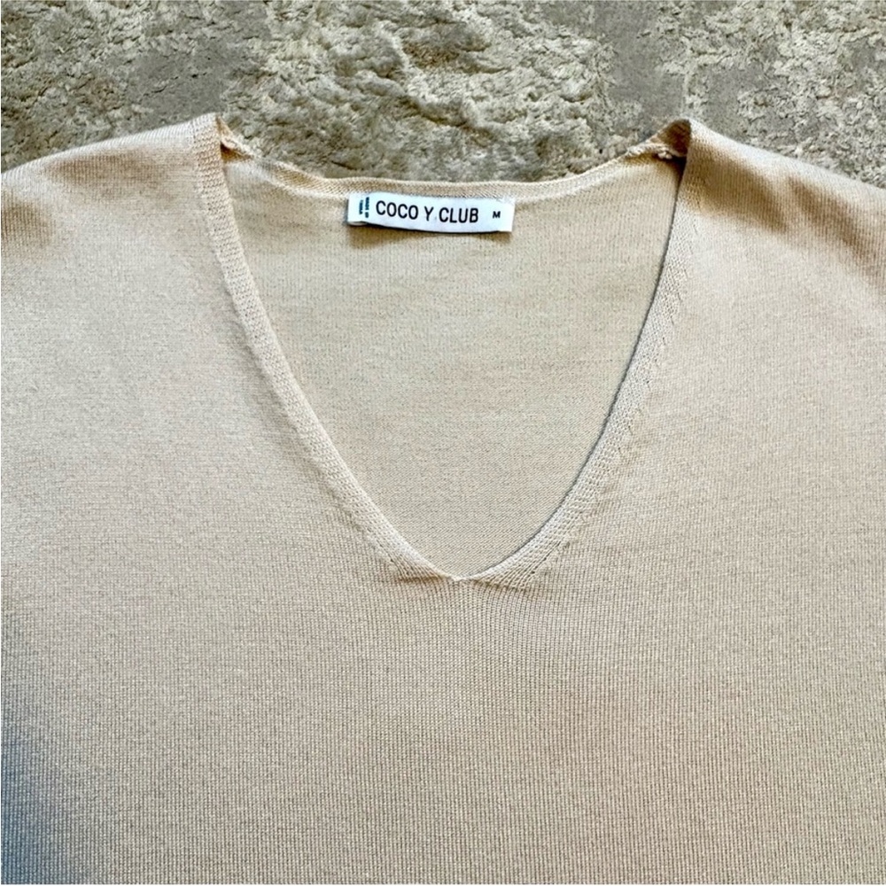 CYC Neutral Minimalist Cream Fine Knit Long Sleeve V Neck Sweater Size Medium - Picture 4 of 13